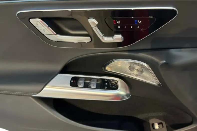 Mercedes-Benz E 220 din 2024 cu 18.002 km - oferta MER164364 - foto 15