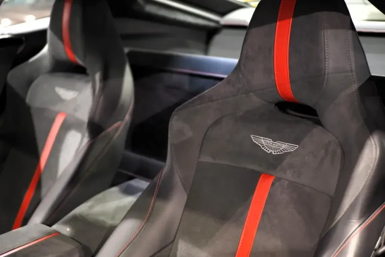 Aston Martin V8 Vantage din 2023 cu 12.800 km - oferta AST164401 - foto 11