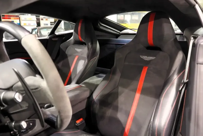 Aston Martin V8 Vantage din 2023 cu 12.800 km - oferta AST164401 - foto 20