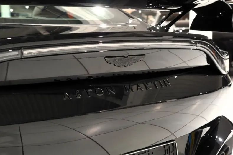 Aston Martin V8 Vantage din 2023 cu 12.800 km - oferta AST164401 - foto 38