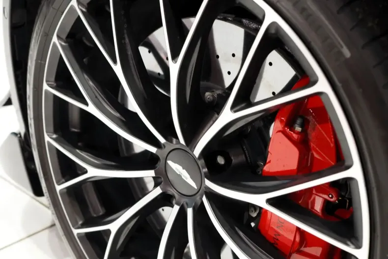 Aston Martin V8 Vantage din 2023 cu 12.800 km - oferta AST164401 - foto 40