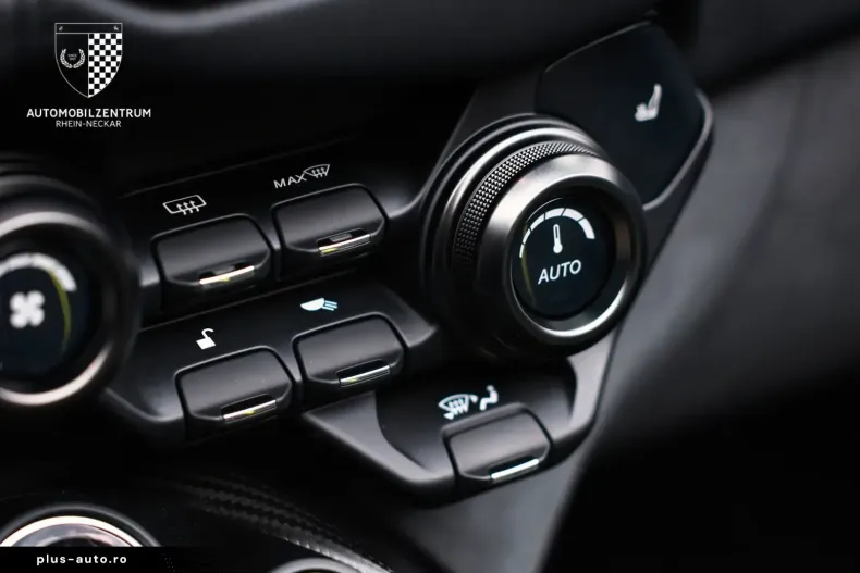 Aston Martin V8 Vantage din 2023 cu 24.334 km - oferta AST164402 - foto 28