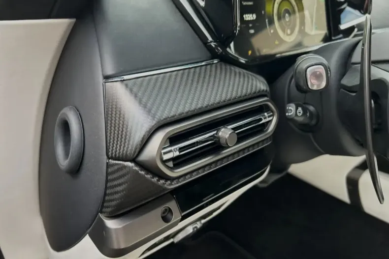 Aston Martin V8 Vantage din 2024 cu 10.000 km - oferta AST164403 - foto 22