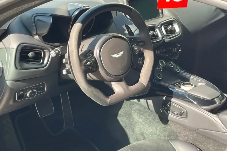 Aston Martin V8 Vantage din 2023 cu 16.200 km - oferta AST164404 - foto 9