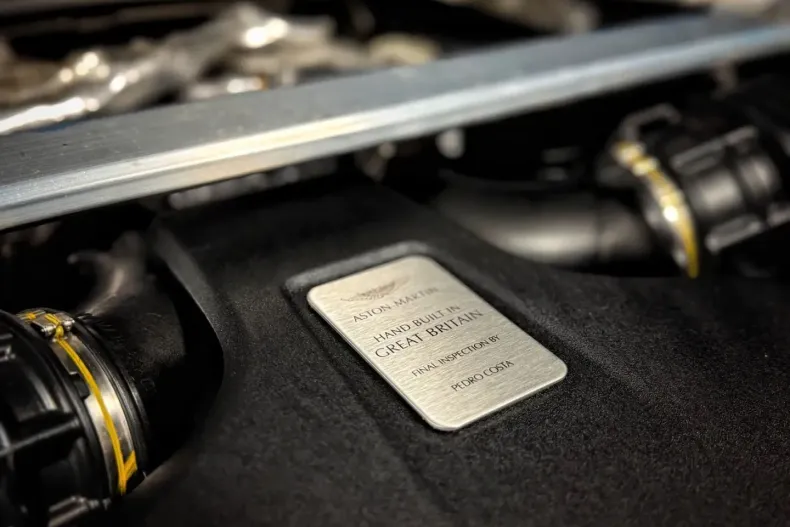 Aston Martin V8 Vantage din 2023 cu 13.144 km - oferta AST164407 - foto 12