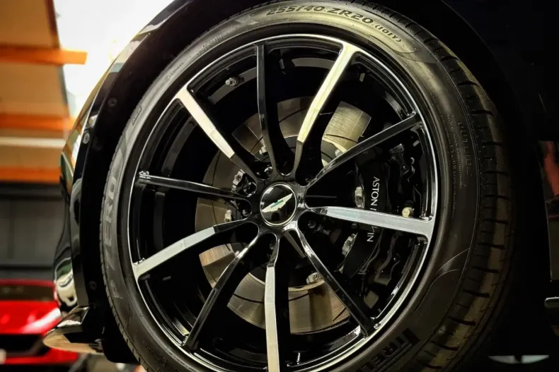 Aston Martin V8 Vantage din 2023 cu 13.144 km - oferta AST164407 - foto 14