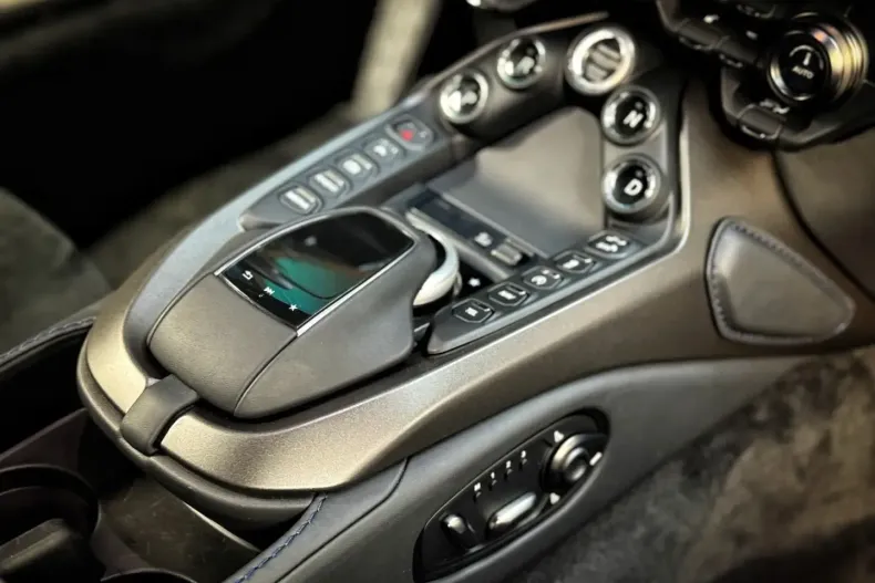 Aston Martin V8 Vantage din 2023 cu 13.144 km - oferta AST164407 - foto 21