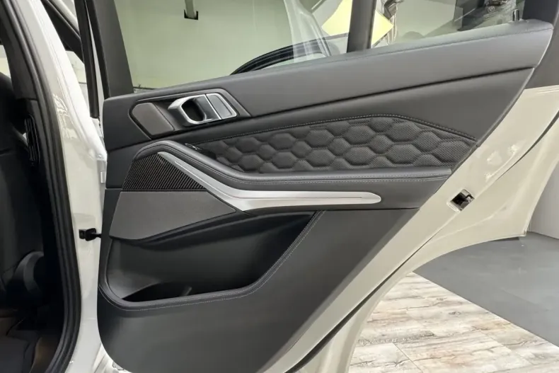 BMW X5 M din 2023 cu 15.500 km - oferta BMW164417 - foto 26