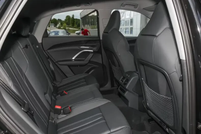 Audi Q5 din 2025 cu 6.000 km - oferta AUD164454 - foto 12