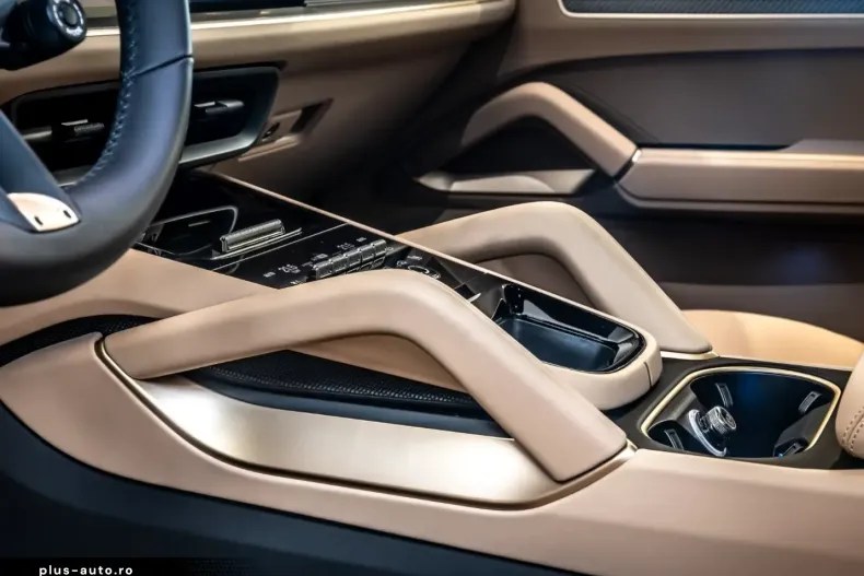 Porsche Cayenne din 2025 cu 16.990 km - oferta POR164456 - foto 20