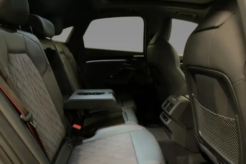 Audi Q5 din 2025 cu 6.000 km - oferta AUD164458 - foto 2