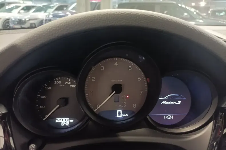 Porsche Macan din 2022 cu 25.940 km - oferta POR164491 - foto 6