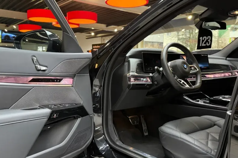 BMW 740 din 2025 cu 30.000 km - oferta BMW164515 - foto 8