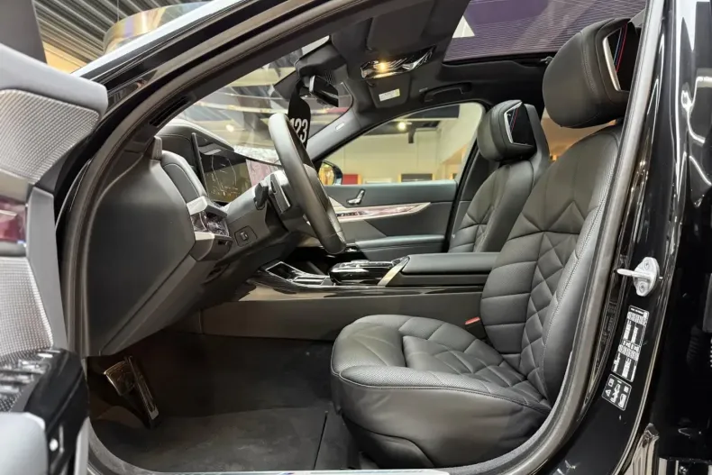 BMW 740 din 2025 cu 30.000 km - oferta BMW164515 - foto 9