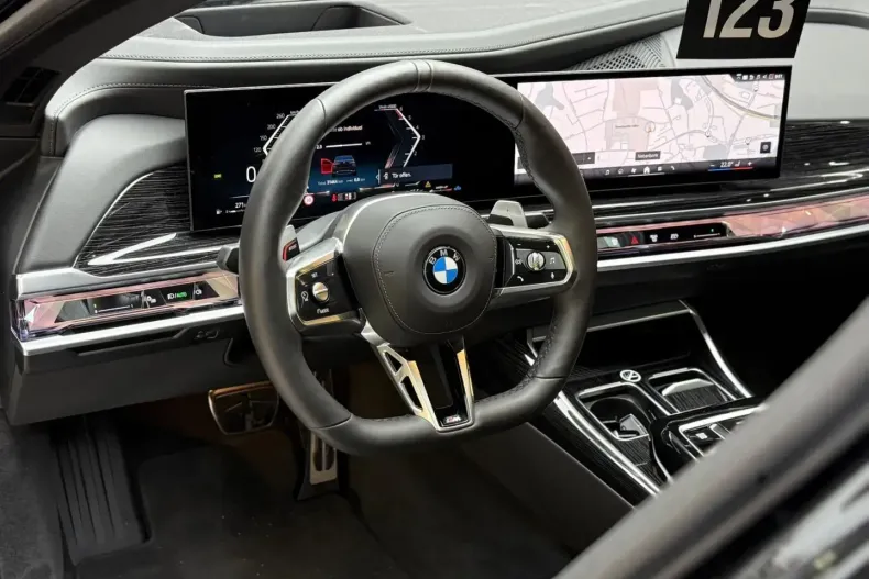 BMW 740 din 2025 cu 30.000 km - oferta BMW164515 - foto 11