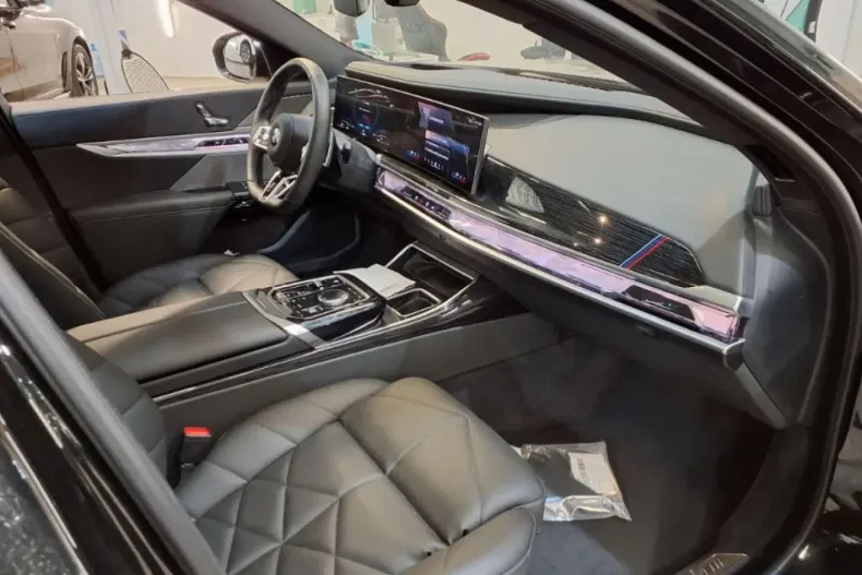 BMW 740 din 2025 cu 27.657 km - oferta BMW164516 - foto 6