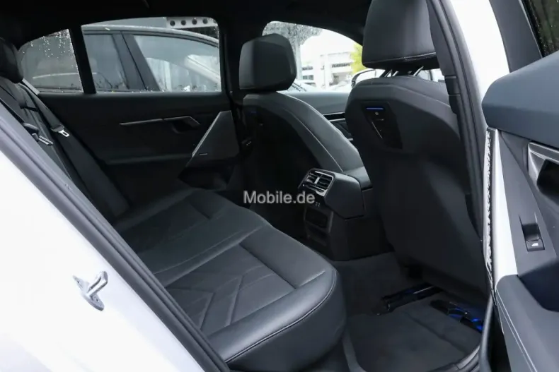 BMW 520 din 2025 cu 25.940 km - oferta BMW164530 - foto 10