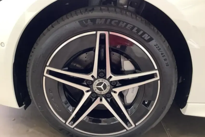 Mercedes-Benz C 300 din 2024 cu 25.335 km - oferta MER164544 - foto 6