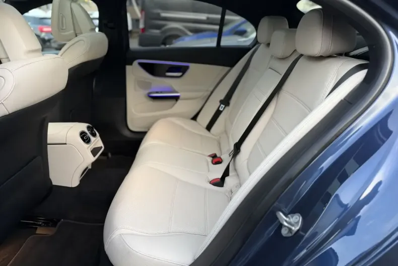 Mercedes-Benz C 300 din 2023 cu 19.245 km - oferta MER164549 - foto 11