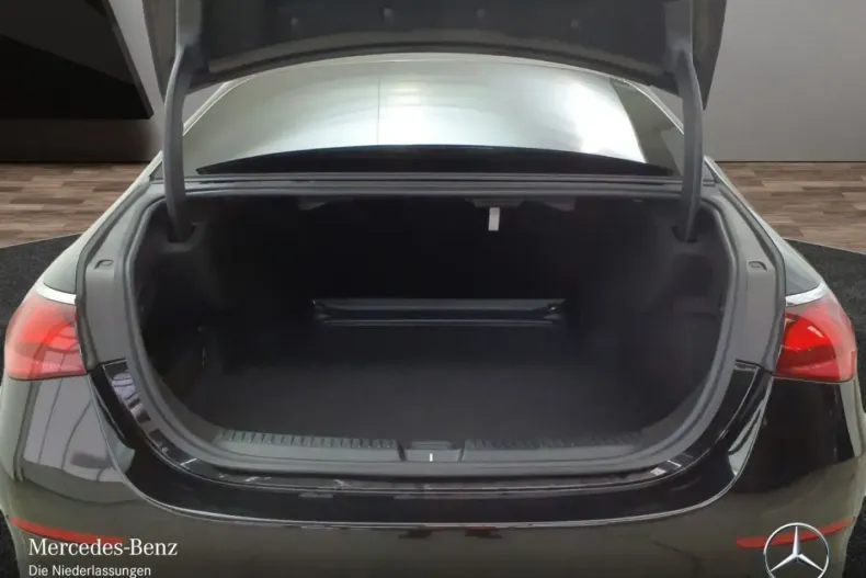 Mercedes-Benz E 200 din 2024 cu 5.291 km - oferta MER164559 - foto 17