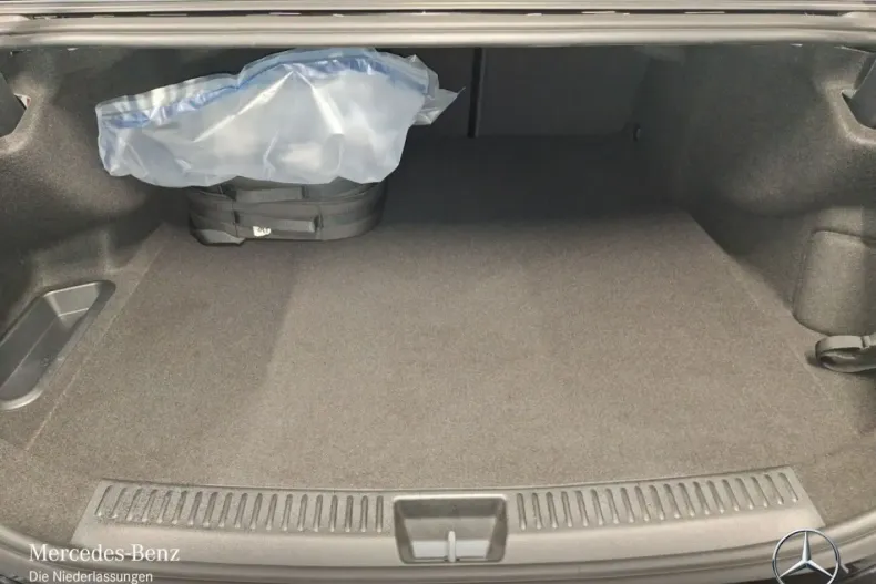 Mercedes-Benz E 300 din 2024 cu 11.653 km - oferta MER164560 - foto 21