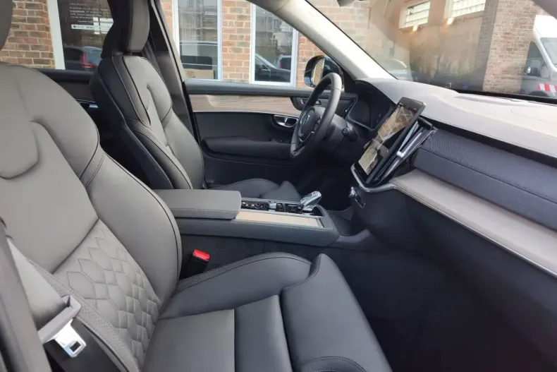 Volvo XC90 din 2025 cu 25.220 km - oferta VOL164561 - foto 11