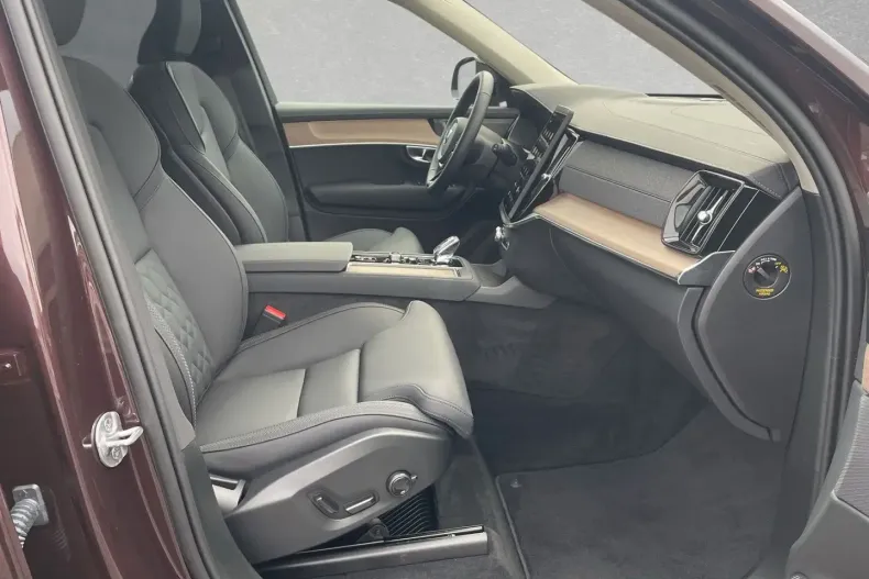 Volvo XC90 din 2025 cu 23.000 km - oferta VOL164564 - foto 6