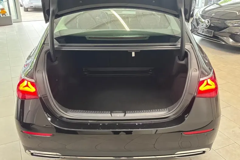 Mercedes-Benz E 200 din 2023 cu 49.000 km - oferta MER164570 - foto 5