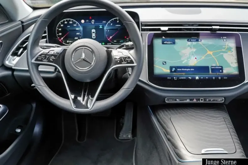 Mercedes-Benz E 220 din 2024 cu 18.839 km - oferta MER164572 - foto 8