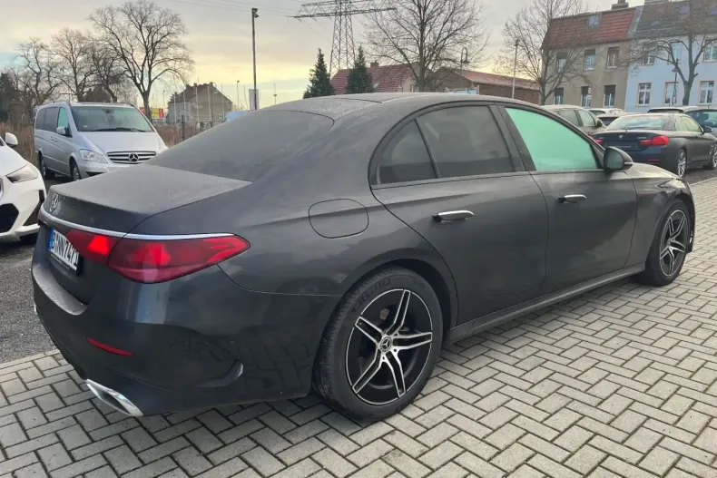 Mercedes-Benz E 220 din 2023 cu 36.746 km - oferta MER164574 - foto 9