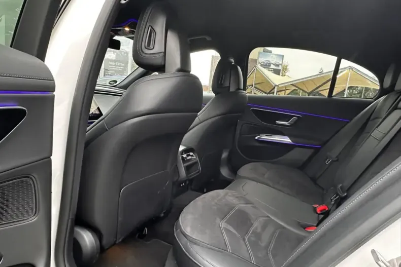 Mercedes-Benz E 200 din 2025 cu 5.128 km - oferta MER164575 - foto 11