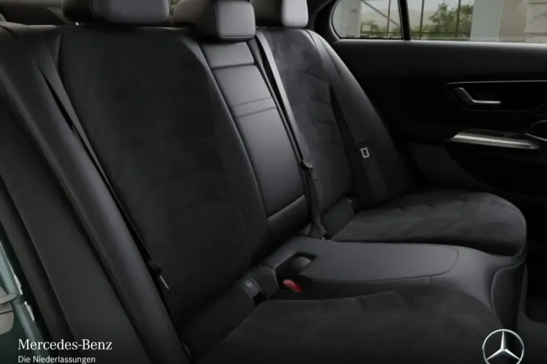 Mercedes-Benz E 300 din 2024 cu 9.255 km - oferta MER164576 - foto 13