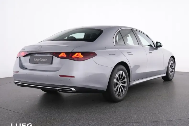 Mercedes-Benz E 200 din 2024 cu 4.126 km - oferta MER164577 - foto 3