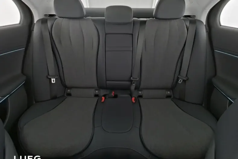 Mercedes-Benz E 200 din 2024 cu 4.126 km - oferta MER164577 - foto 6