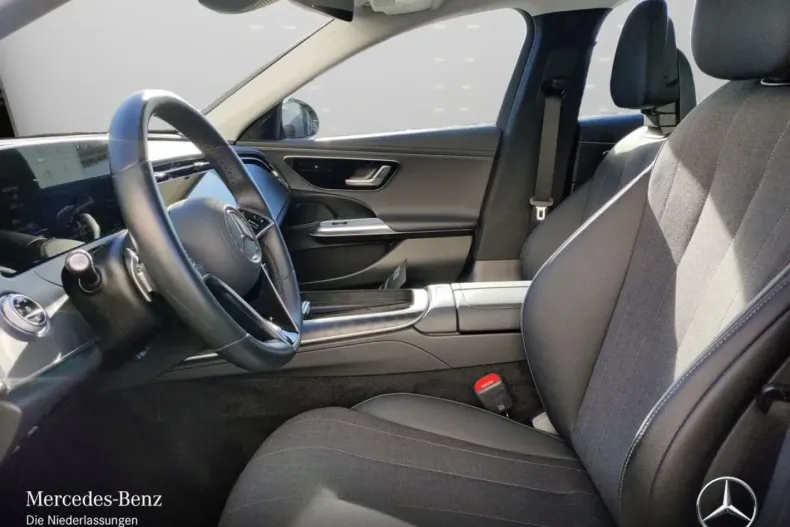 Mercedes-Benz E 300 din 2024 cu 11.432 km - oferta MER164580 - foto 11