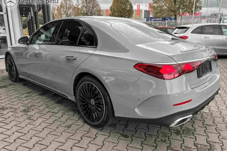 Mercedes-Benz E 200 din 2024 cu 7.340 km - oferta MER164583 - foto 4