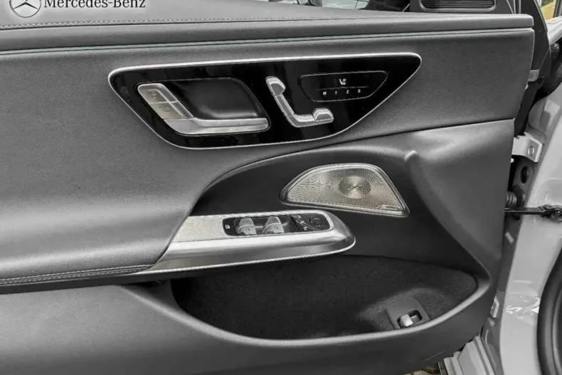 Mercedes-Benz E 200 din 2024 cu 7.340 km - oferta MER164583 - foto 7