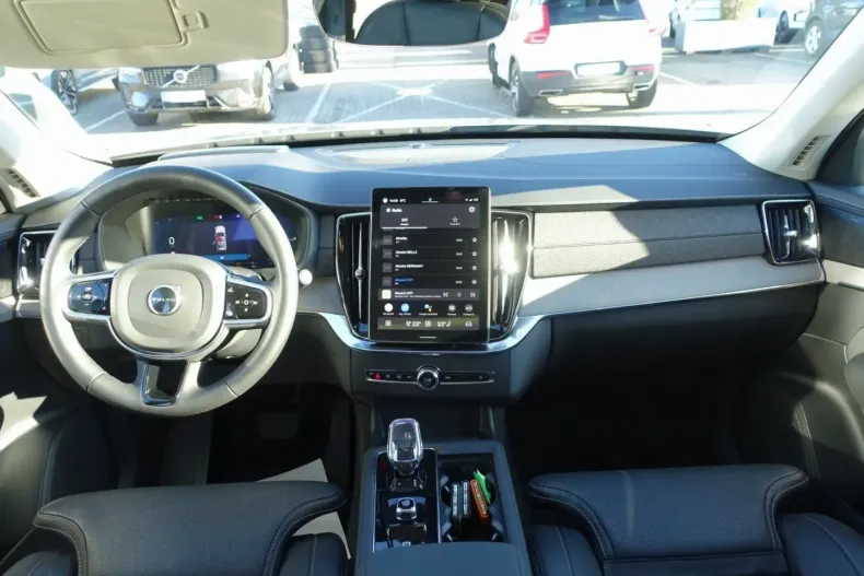 Volvo XC90 din 2025 cu 5.070 km - oferta VOL164592 - foto 9