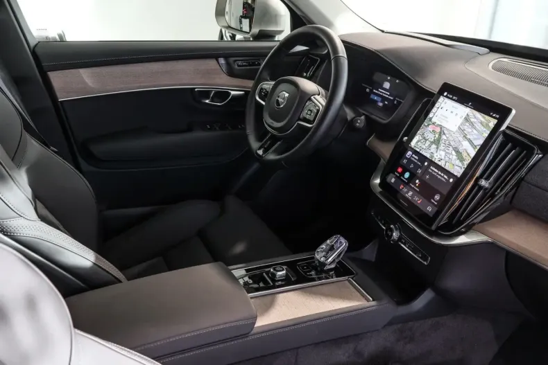 Volvo XC90 din 2025 cu 22.100 km - oferta VOL164595 - foto 5