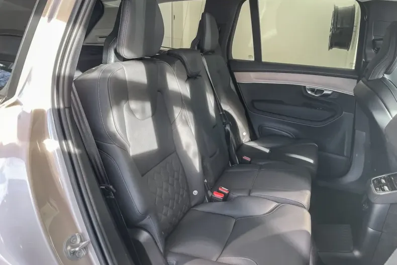 Volvo XC90 din 2025 cu 22.100 km - oferta VOL164595 - foto 12