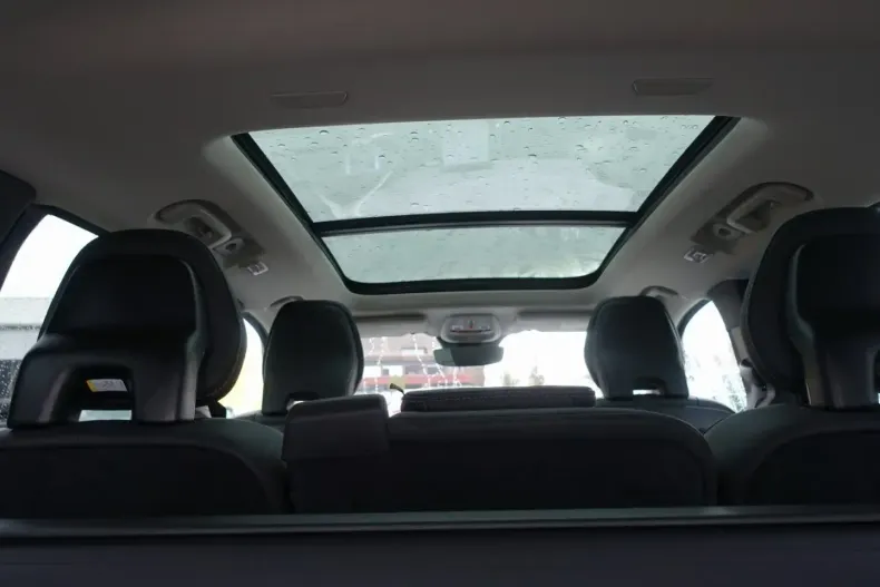 Volvo XC90 din 2025 cu 19.800 km - oferta VOL164597 - foto 13