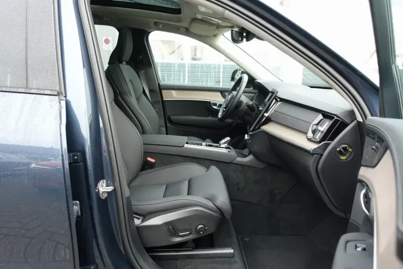 Volvo XC90 din 2025 cu 20.090 km - oferta VOL164598 - foto 10