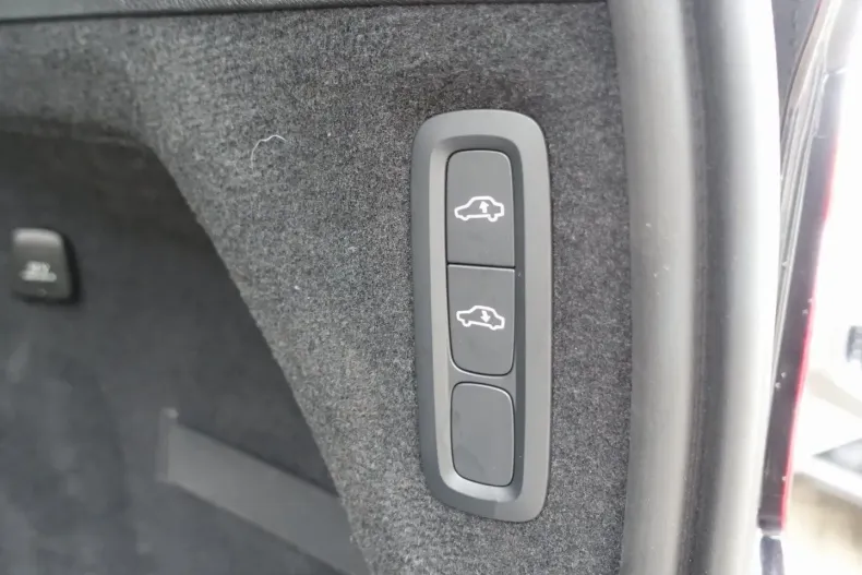 Volvo XC90 din 2025 cu 19.490 km - oferta VOL164603 - foto 24