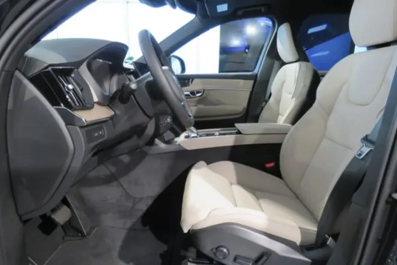 Volvo XC90 din 2025 cu 6.796 km - oferta VOL164612 - foto 7