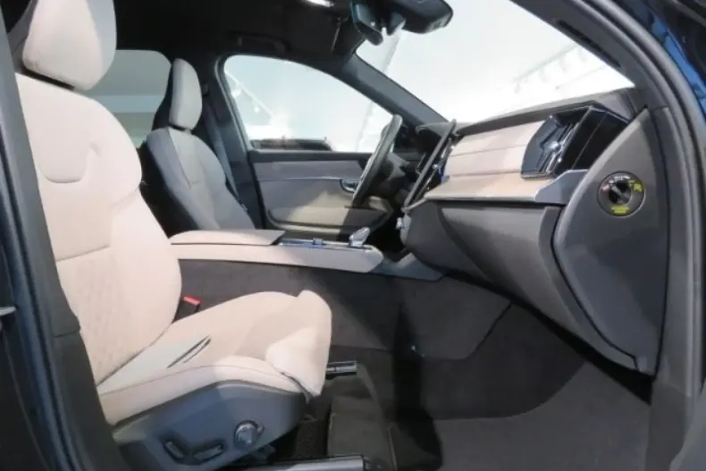 Volvo XC90 din 2025 cu 6.796 km - oferta VOL164612 - foto 8