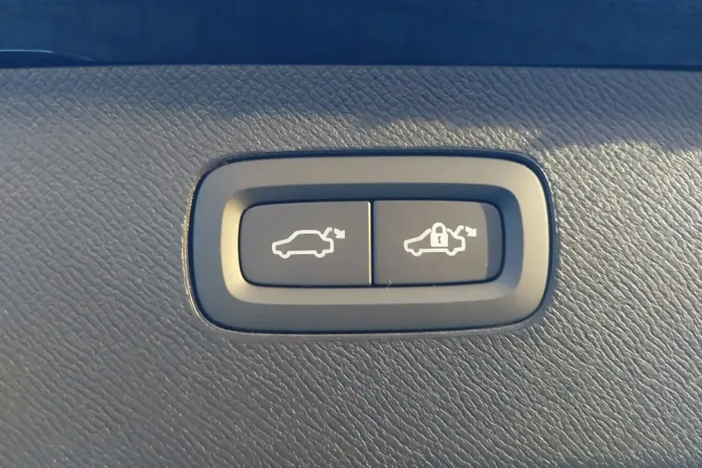 Volvo XC90 din 2025 cu 16.500 km - oferta VOL164614 - foto 14