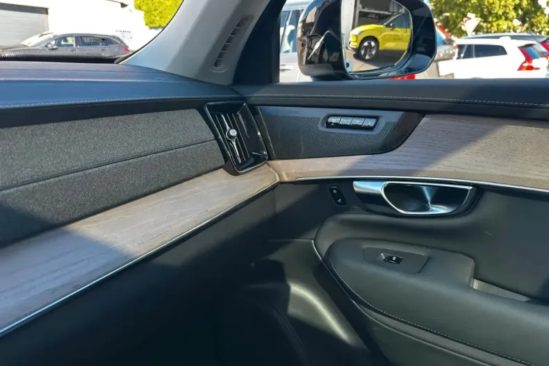 Volvo XC90 din 2025 cu 18.912 km - oferta VOL164617 - foto 17