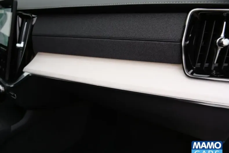 Volvo XC90 din 2025 cu 5.351 km - oferta VOL164619 - foto 34