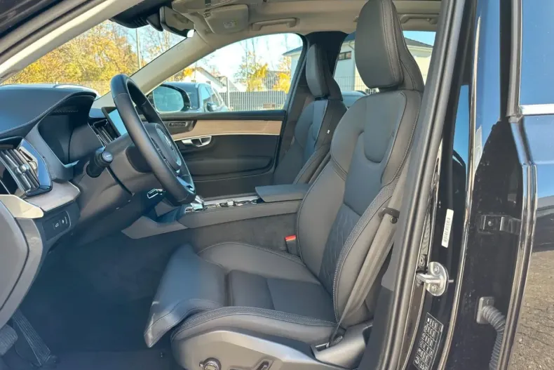 Volvo XC90 din 2025 cu 21.500 km - oferta VOL164622 - foto 8