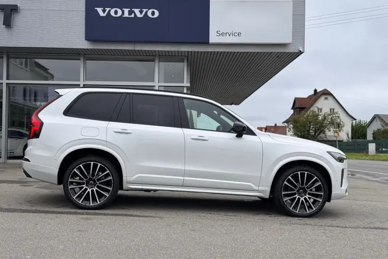 Volvo XC90 din 2025 cu 3.000 km - oferta VOL164624 - foto 3